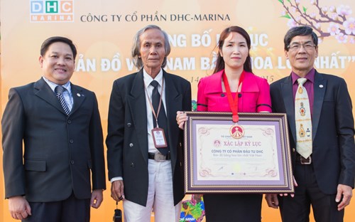 Đà[-]Nẵng:[-]Bản[-]đồ[-]Việt[-]Nam[-]bằng[-]hoa[-]lập[-]kỷ[-]lục